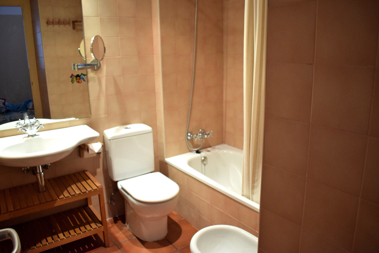 Bathroom 4, Acogedor Apartamento con Piscina Comunitaria Marina Sant Jordi, Tarragona