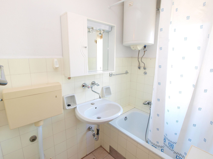 Bathroom 3, Apartments Susanne 79, Pula