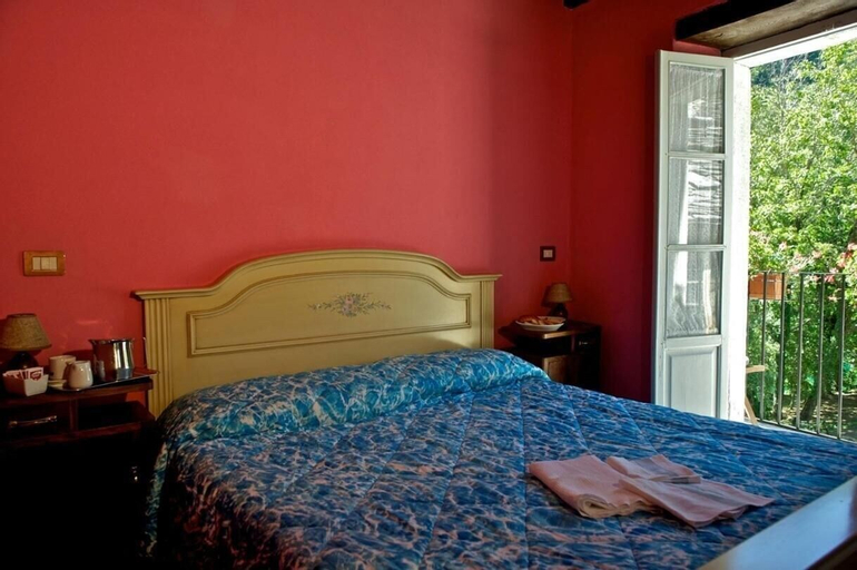 Bedroom 3, Antico Borgo Isola Santa, Lucca