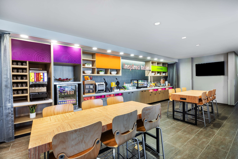 Food & Drinks 5, Home2 Suites by Hilton Laredo Airport, Webb
