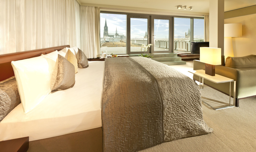 Bedroom 4, Dorint Hotel am Heumarkt Köln, Köln