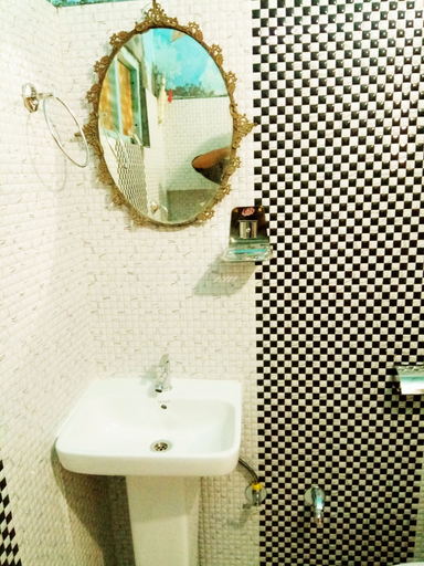 Bathroom 4, Hotel Paradise, Jaisalmer