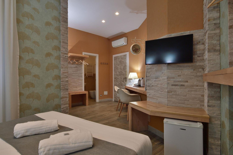 Bedroom 2, Rome Vatican Inn, Rome