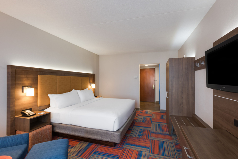 Bedroom 5, Holiday Inn Express CAMBRIDGE by IHG, Dorchester