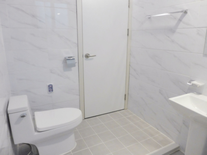 Bathroom 4, Gallery Family Hotel, Muan