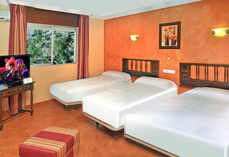 Bedroom 4, Arrayanes Playa Hotel, Granada