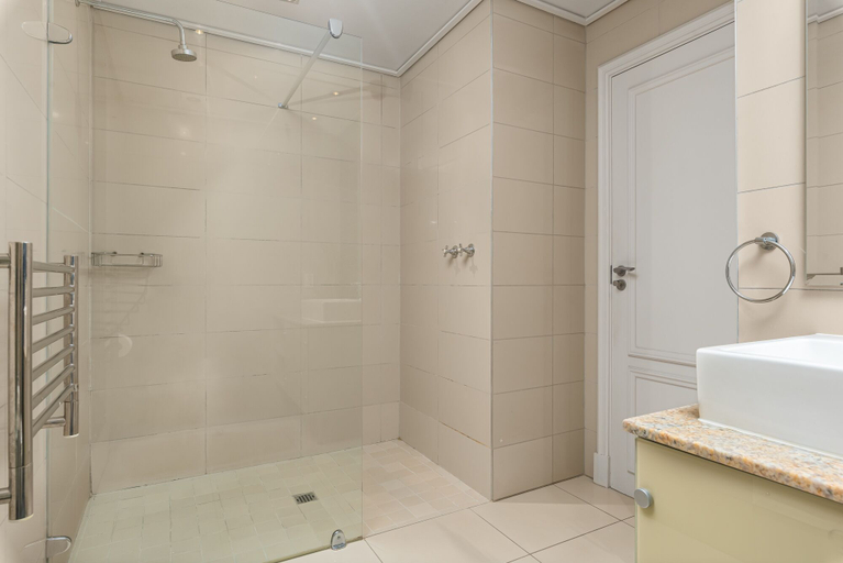 Bathroom 5, Cape Royale Luxury by Nivar, City of Cape Town