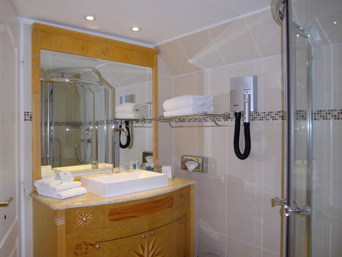 Bathroom 4, Hotel West End Nice Promenade, Alpes-Maritimes