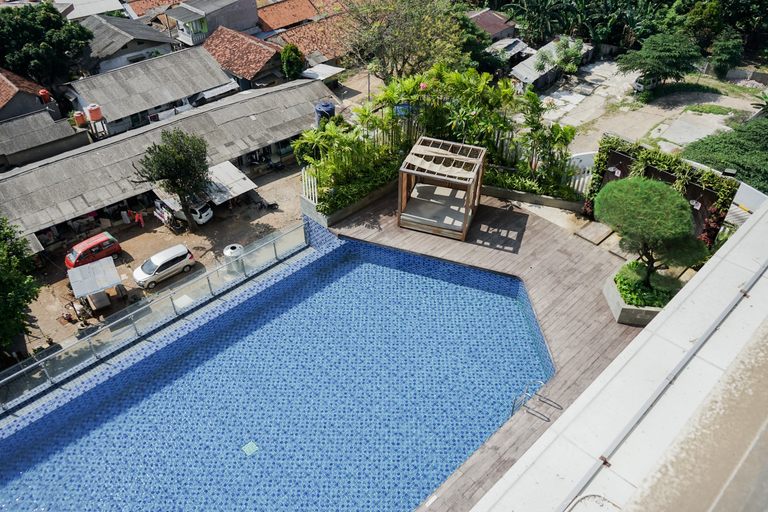 Sport & Beauty 2, Homey Studio Apartment with Pool View at Springwood Residence By Travelio, Tangerang