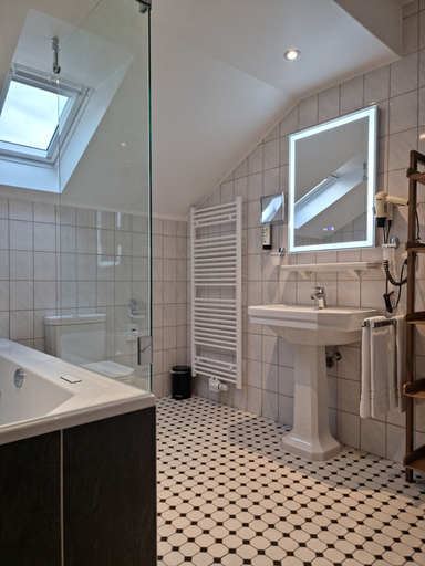 Bathroom 5, Nassauer Hof Limburg, Limburg-Weilburg