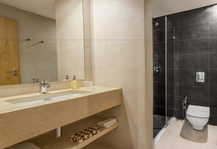 Bathroom 3, Almada Domus, Porto