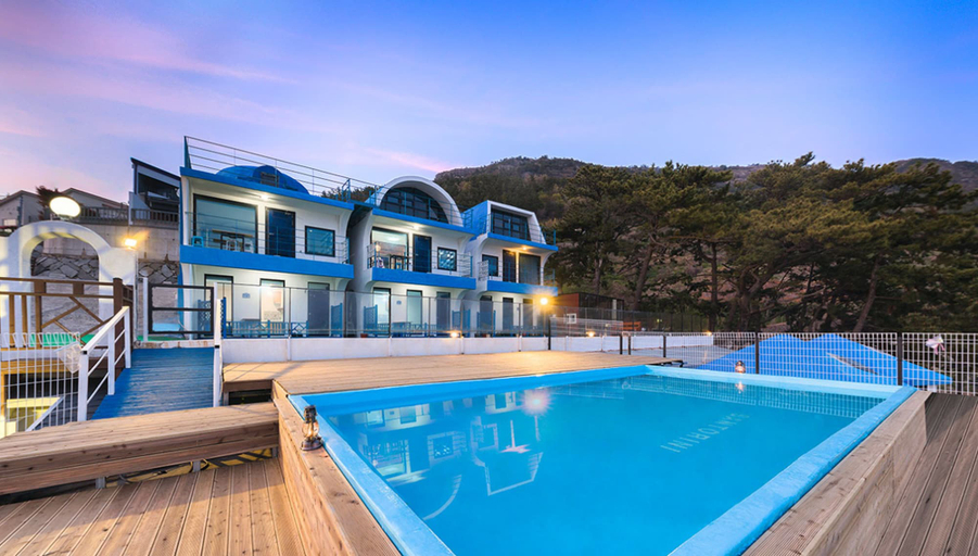 Sport & Beauty 1, SANTORINI N Pension, Namhae