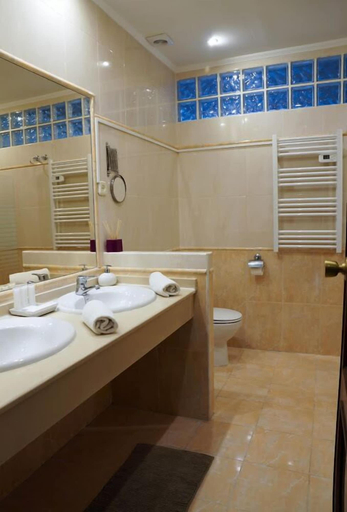 Bathroom 5, El Oasis, Valencia