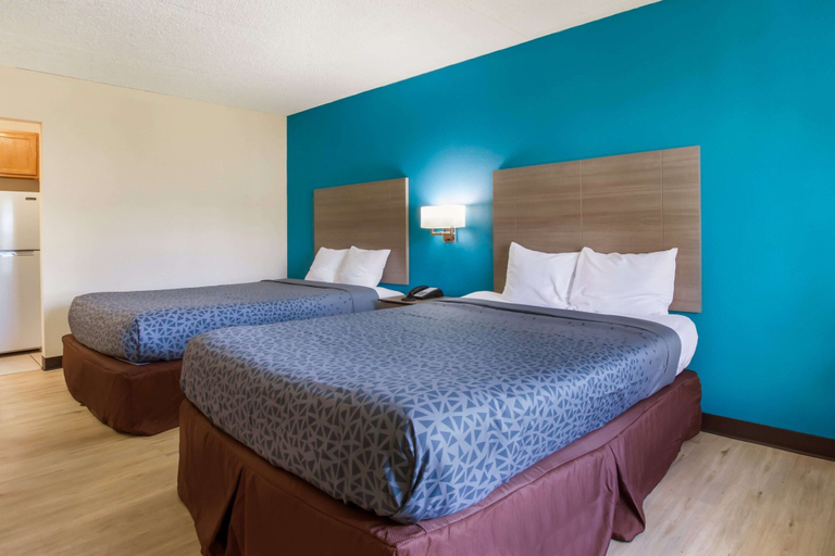 Bedroom 2, 1 Life Studio and Suites, Vanderburgh