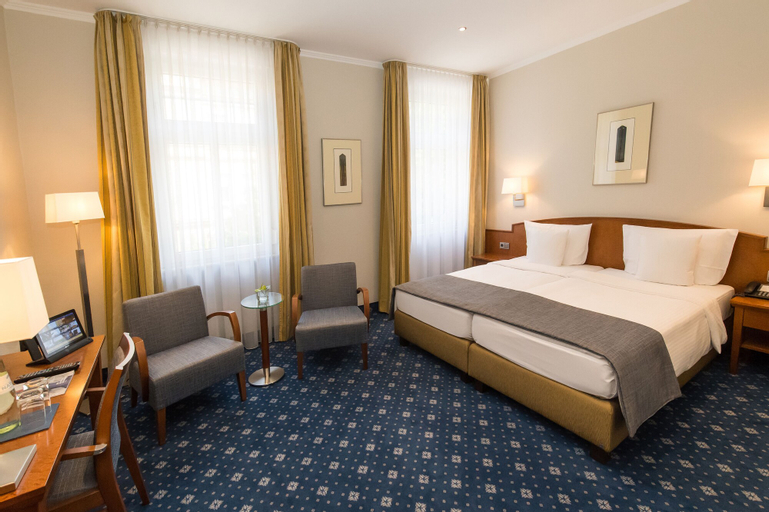 Bedroom 2, Hotel Oranien Wiesbaden, Wiesbaden