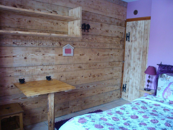 Bedroom 3, Chambres d'Hôtes Chalet De La Source, Haute-Savoie
