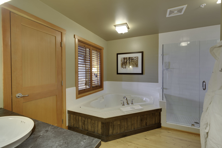 Bathroom 4, Predator Ridge Resort, North Okanagan