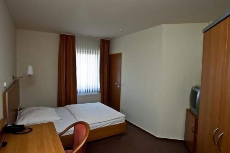 Bedroom 3, Hotel Manu, Paderborn