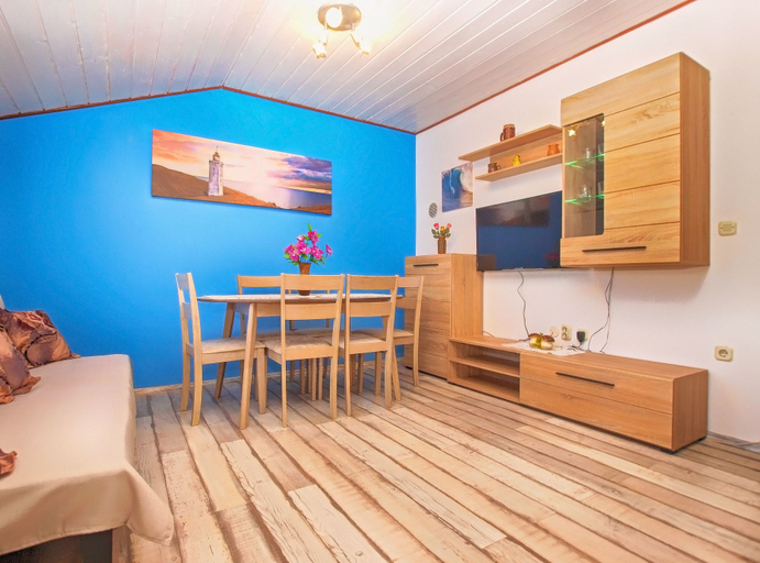 Others 5, Apartment 1294, Medulin