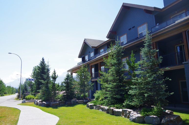 Exterior & Views 2, Silver Creek Lodge, Division No. 15