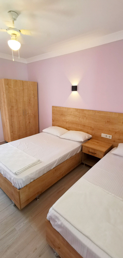 Room 3, Motel Lavanda, Marmara