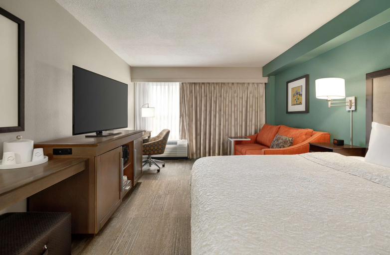 Bedroom 3, Hampton Inn New Orleans-St. Charles Ave./Garden District, Orleans