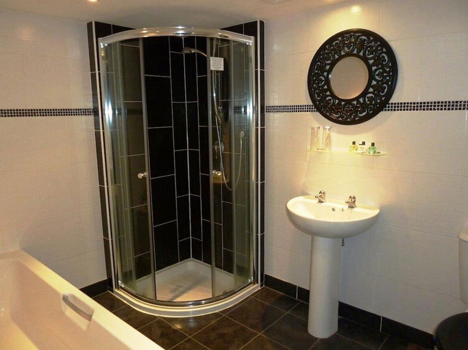Bathroom 4, The Manor House, Derbyshire