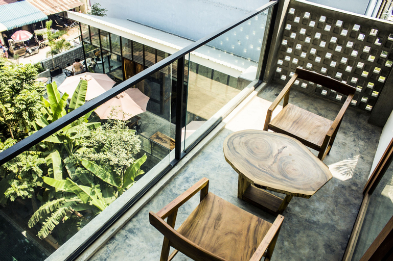 Exterior & Views 2