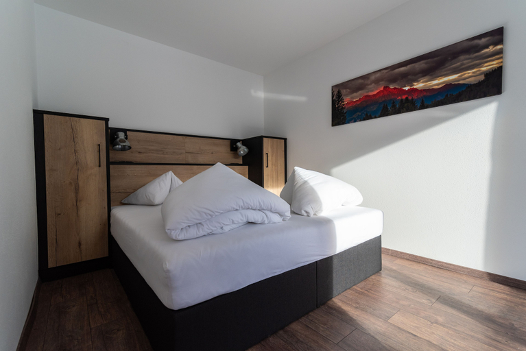 Bedroom 2, A CASA Rubin Chalet & Studio Resort, Imst