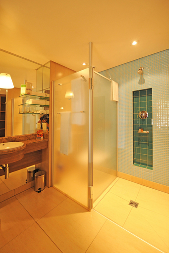 Bathroom 4, Peermont Metcourt at Emperors Palace, Ekurhuleni