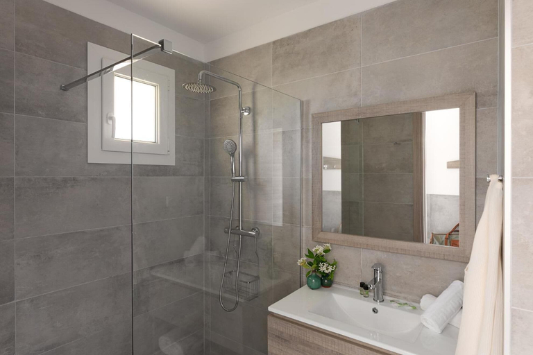 Bathroom 3, Hotel Marina di Lava, Corse-du-Sud