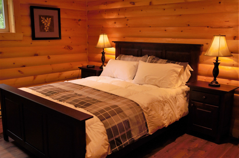 Bedroom 2, Selenia Lodge, Les Laurentides