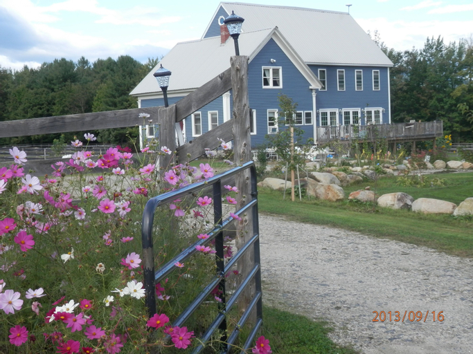 Exterior & Views
