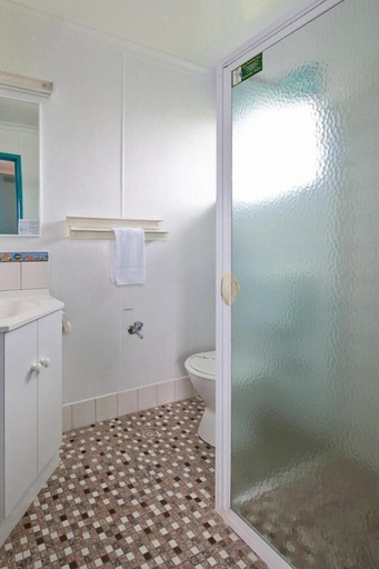 Bathroom 3, Central Motel Port Fairy, Moyne - South