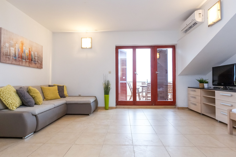 Others 5, Maru Apartments, Novalja