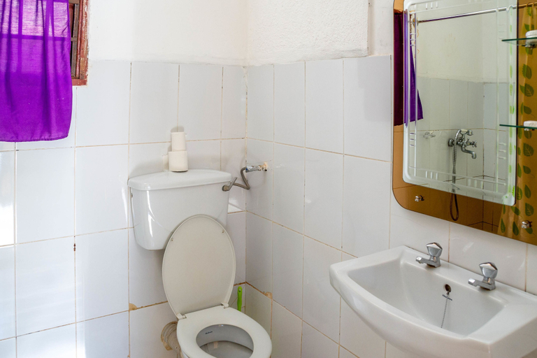 Bathroom 4, Gorilla African Guest House, Entebbe