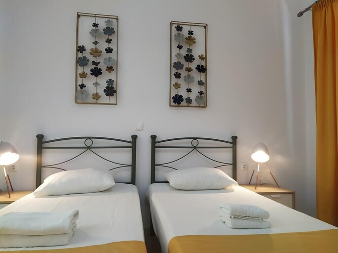 Bedroom 2, Aronis Apartments, Ionian Islands