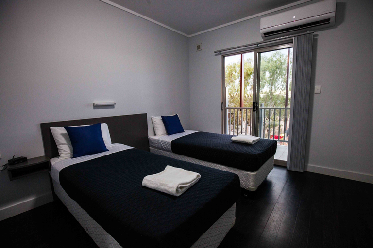 Bedroom 2, Beadon Bay Hotel, Ashburton