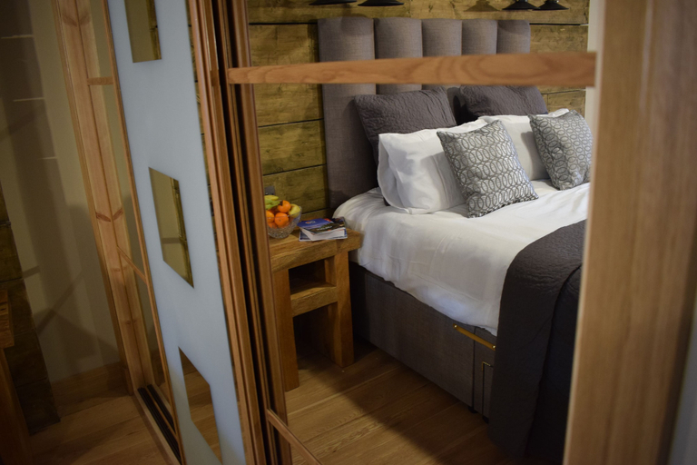 Bedroom 3, The Corran - Serviced Accommodation, Highland