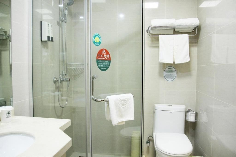 Bathroom 2, Shell Langfang GuAn County Bus Station Hotel, Langfang