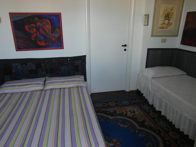 Bedroom 4, Abitazione Pigneto bed & breakfast, Rome