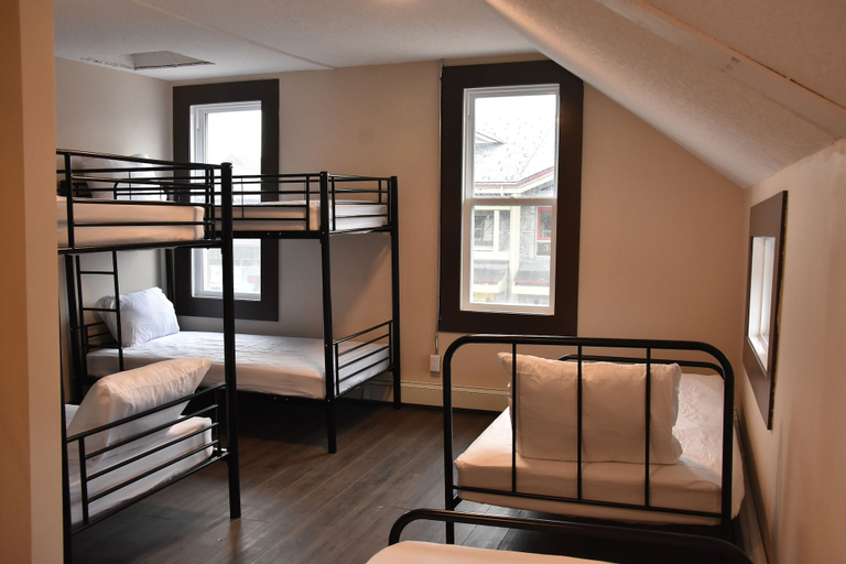 Bedroom 4, Party Hostel- Canmore Hotel Hostel, Division No. 15