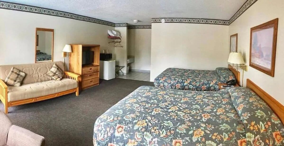 Bedroom 3, Dells Park Motel, Columbia