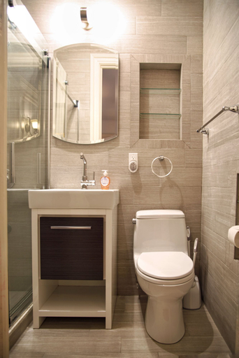 Bathroom 3, Hamilton Suites, New York