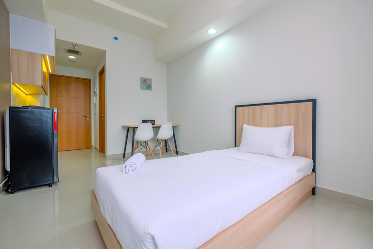 Bedroom 1, Minimalist Studio Room at Evenciio Margonda Apartment By Travelio, Depok