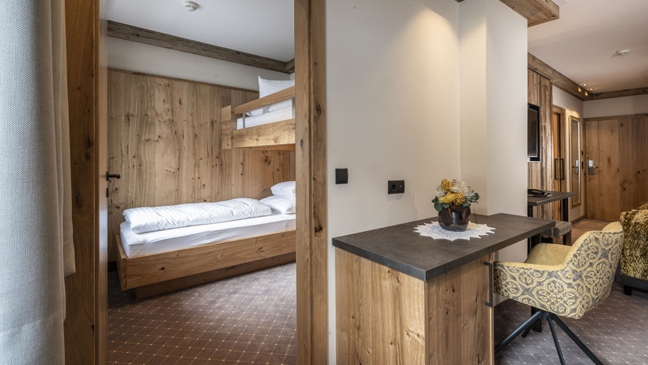 Bedroom 3, Alpenresort Fluchthorn, Landeck