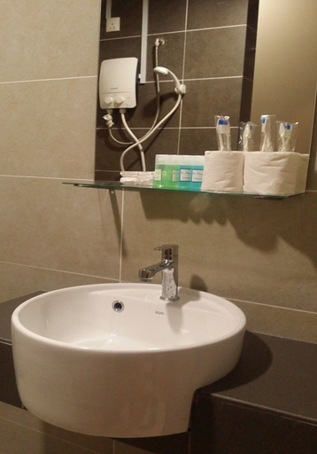 Bathroom 4, Pinnacle Suites, Petaling Jaya