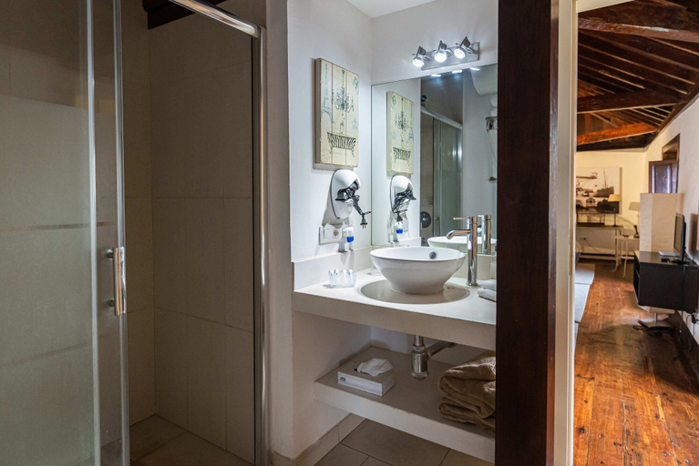 Bathroom 4, Isla Baja Suites, Santa Cruz de Tenerife
