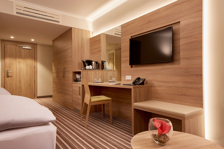 Bedroom 4, HYPERION Hotel Berlin, Berlin