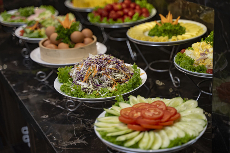 Food & Drinks 11